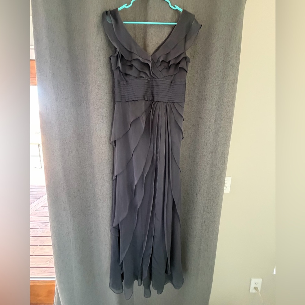 Adrianna Papell Charcoal Tiered Chiffon dress size 8 NWOT - Picture 2 of 5
